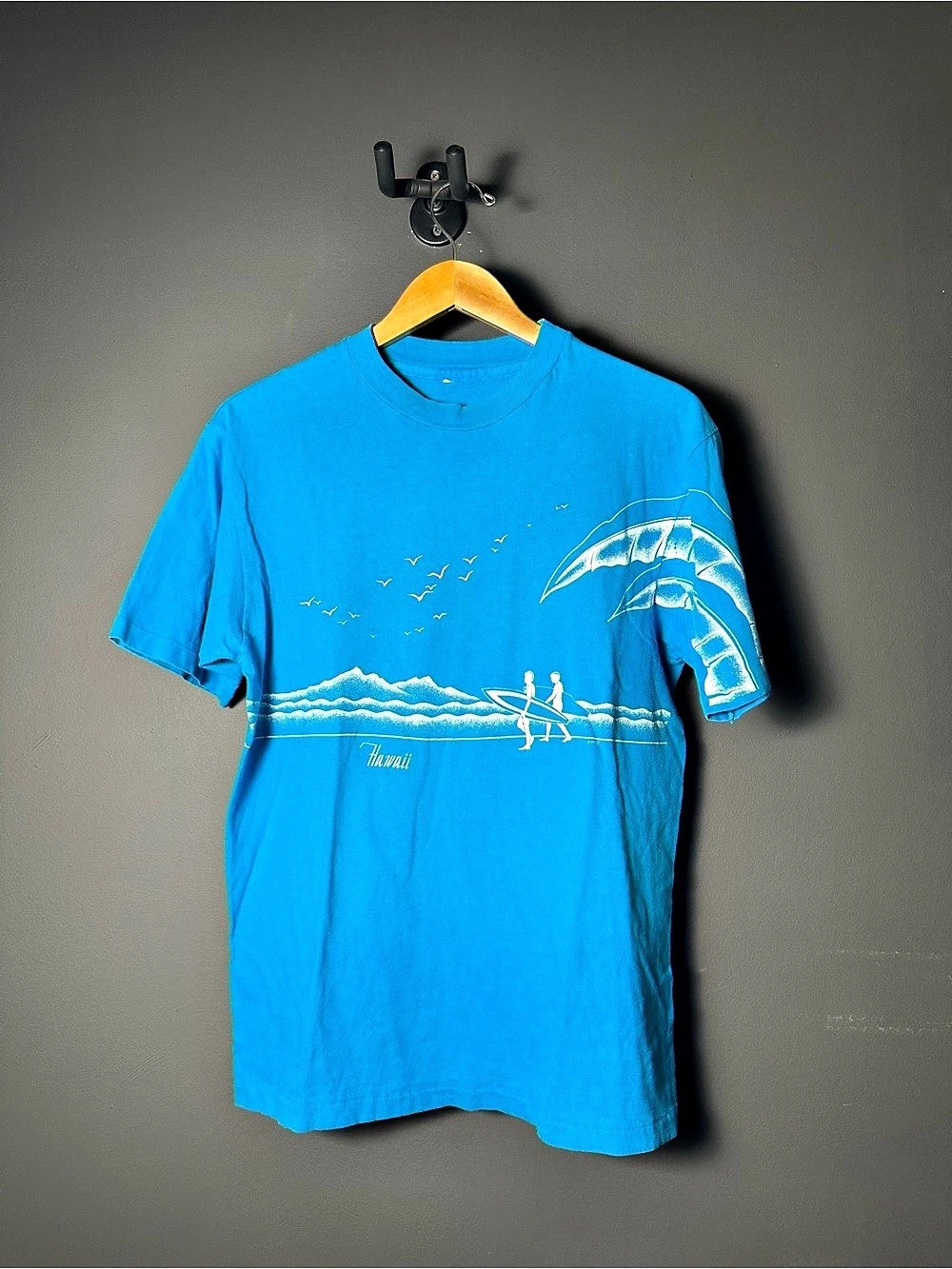Vintage Hawaii Surf Graphic Tee Blue Beach Palm Tree Graphic Shirt Medium M